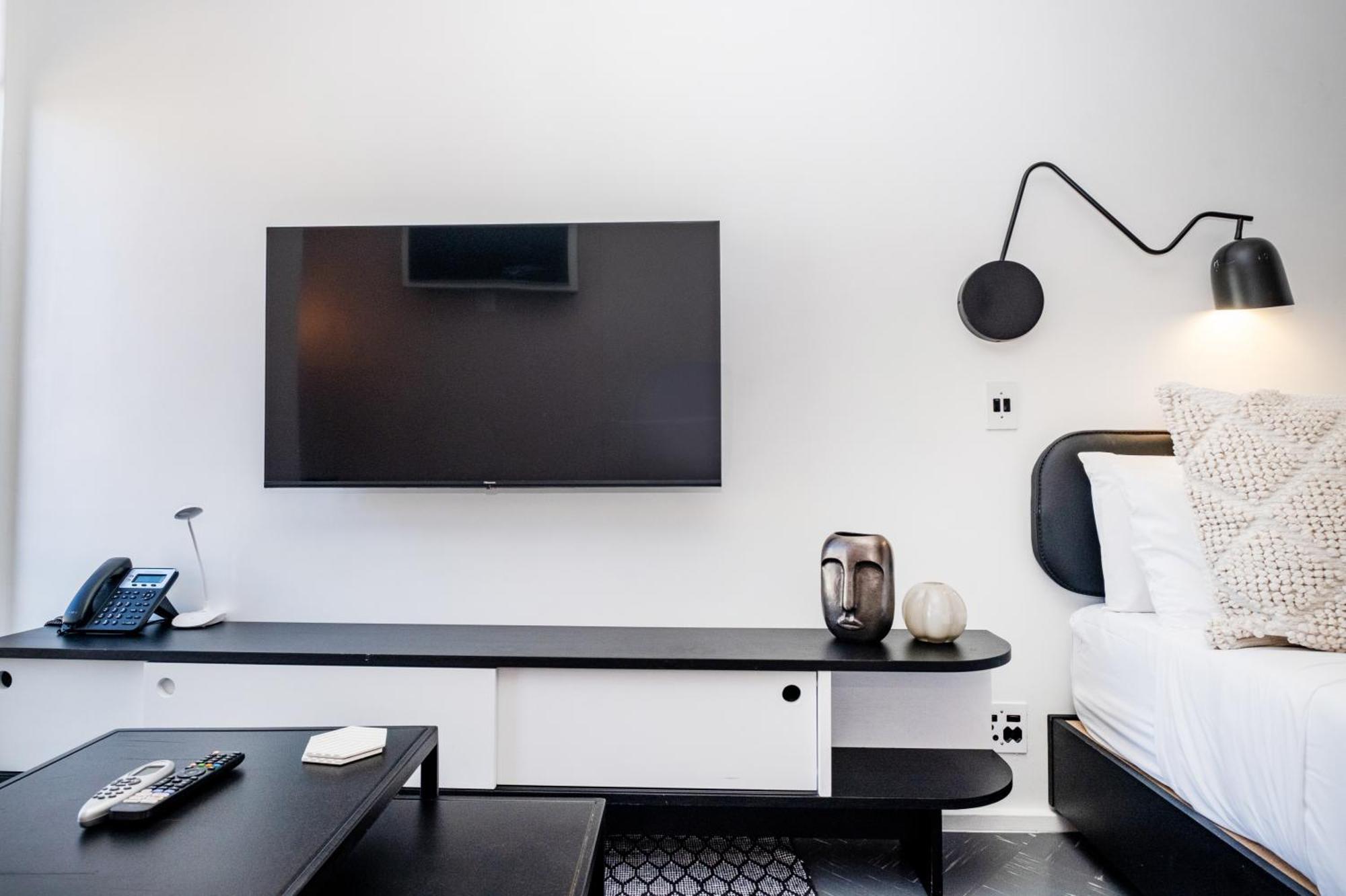 Appartement Flamingo 806 - Floor Sea Point Mountain Facing With Daily Housekeeping Kaapstad