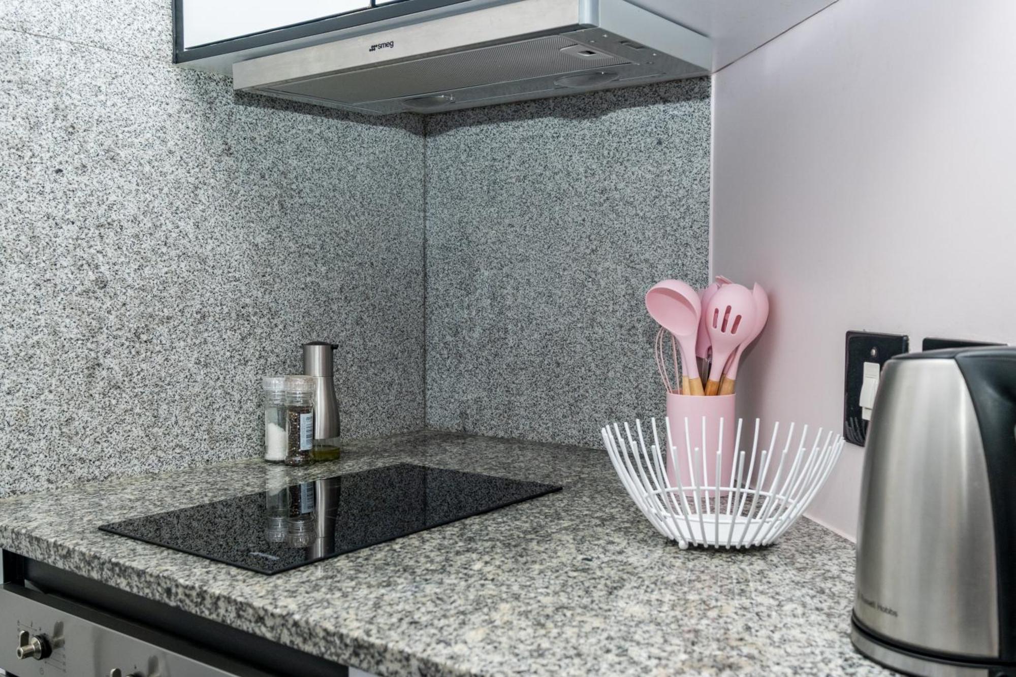 Flamingo 806 - Floor Sea Point Mountain Facing With Daily Housekeeping Appartement