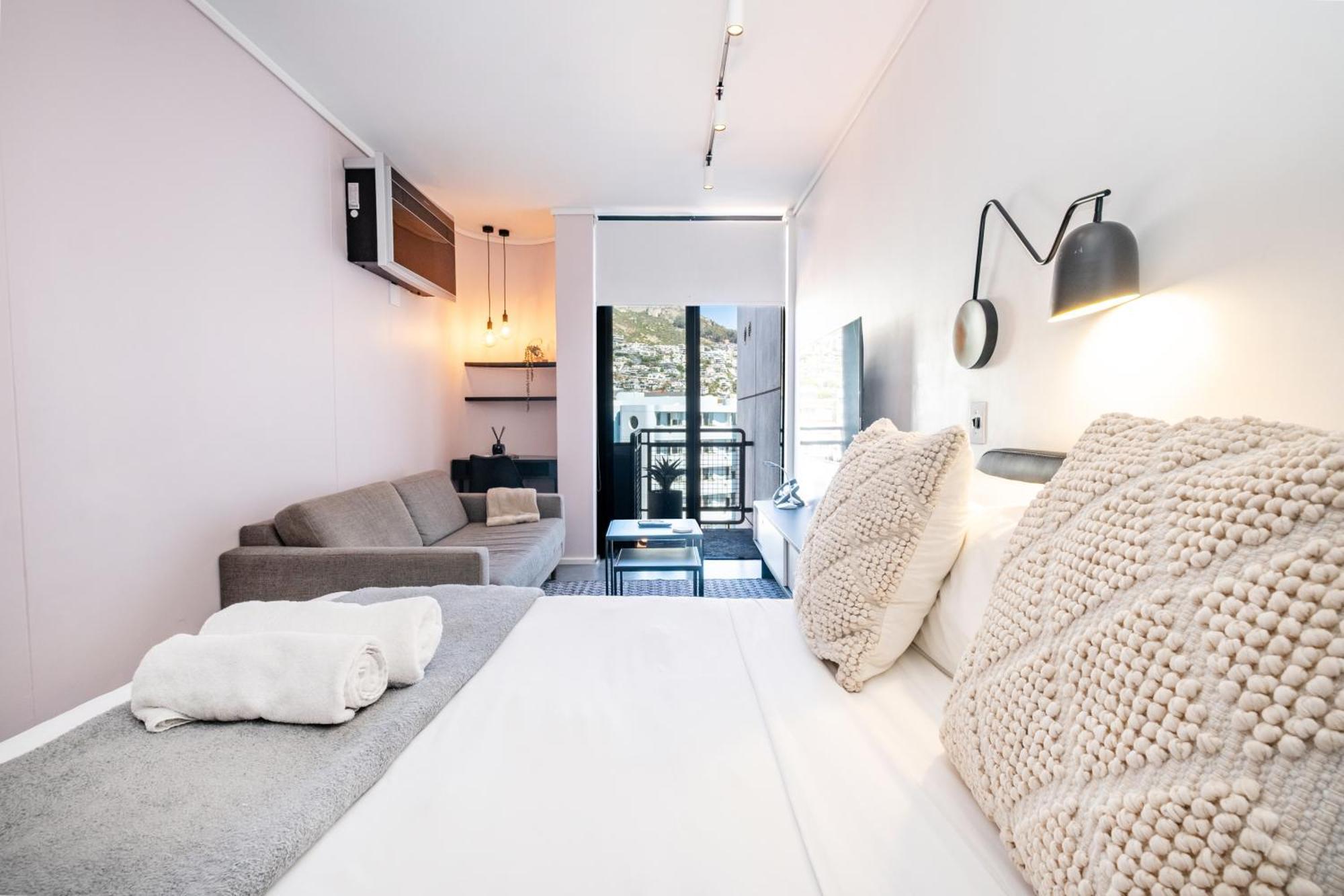 Flamingo 806 - Floor Sea Point Mountain Facing With Daily Housekeeping * Kaapstad